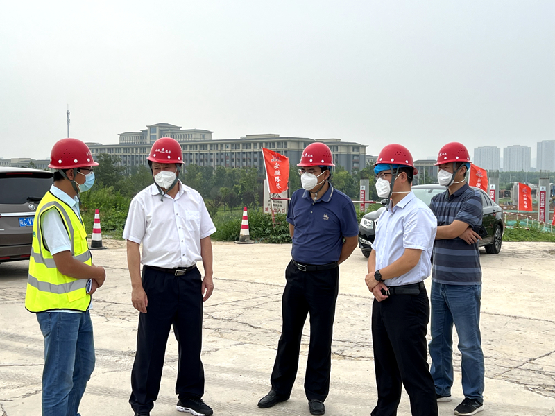 蚌埠市委常委、市委秘書長、懷遠(yuǎn)縣委書記王慶武到G206-03標(biāo)項(xiàng)目調(diào)研指導(dǎo)工作