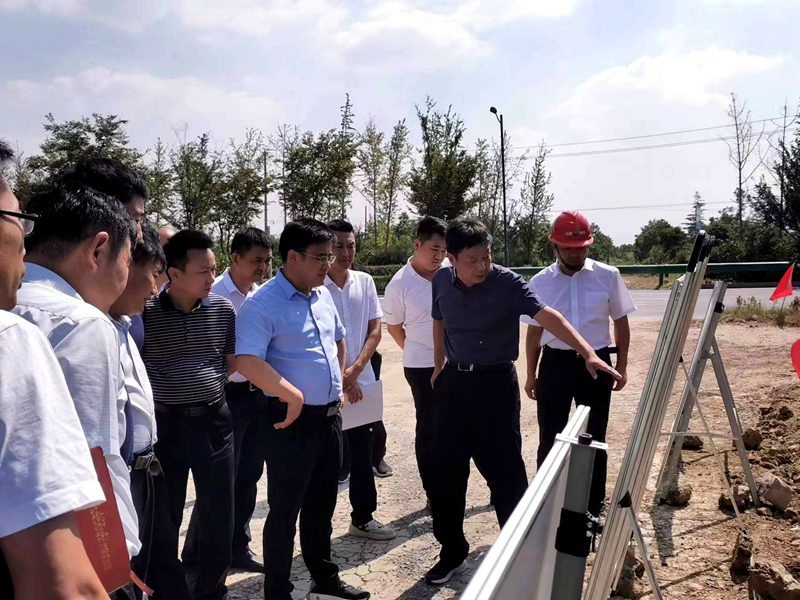 亳州市委常委、副市長(zhǎng)左龍蒞臨亳蒙預(yù)制標(biāo)調(diào)研指導(dǎo)