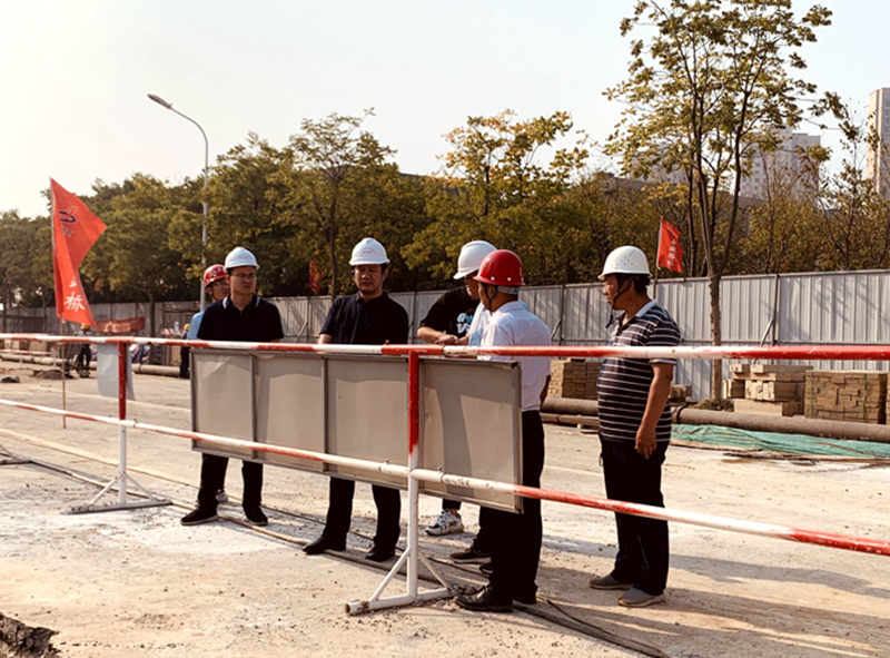 六安市重點工程建設(shè)管理處黨組書記、主任陳斌到長安路南延項目檢查指導(dǎo)工作